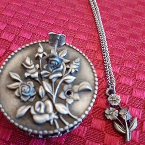 Earring, broach, necklace gift set